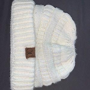 Beanie w/ hole for hair